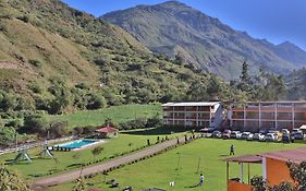 Tambo Lodge Canta